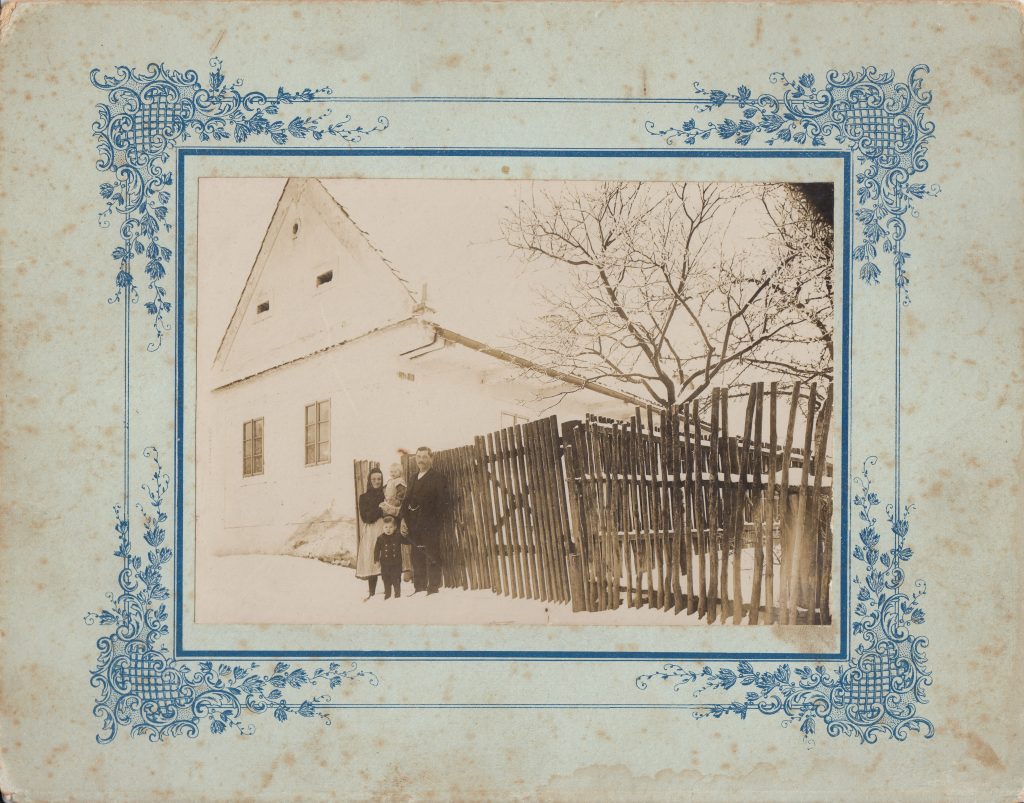 Historický pohled na dům čp. 41 v Červeném Hrádku